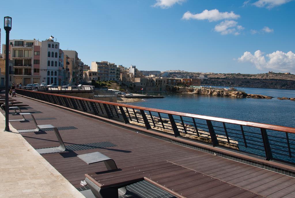 Seashells Apartments With Terrace, Just Off The Seafront In Bugibba - By Getawaysmalta Сейнт Полс Бей Стая снимка